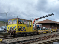 
'DP212' loading new sleepers at Regua Station, April 2012
